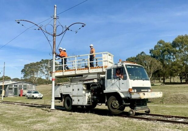 Using the BTM Platform truck to secure the overhead.